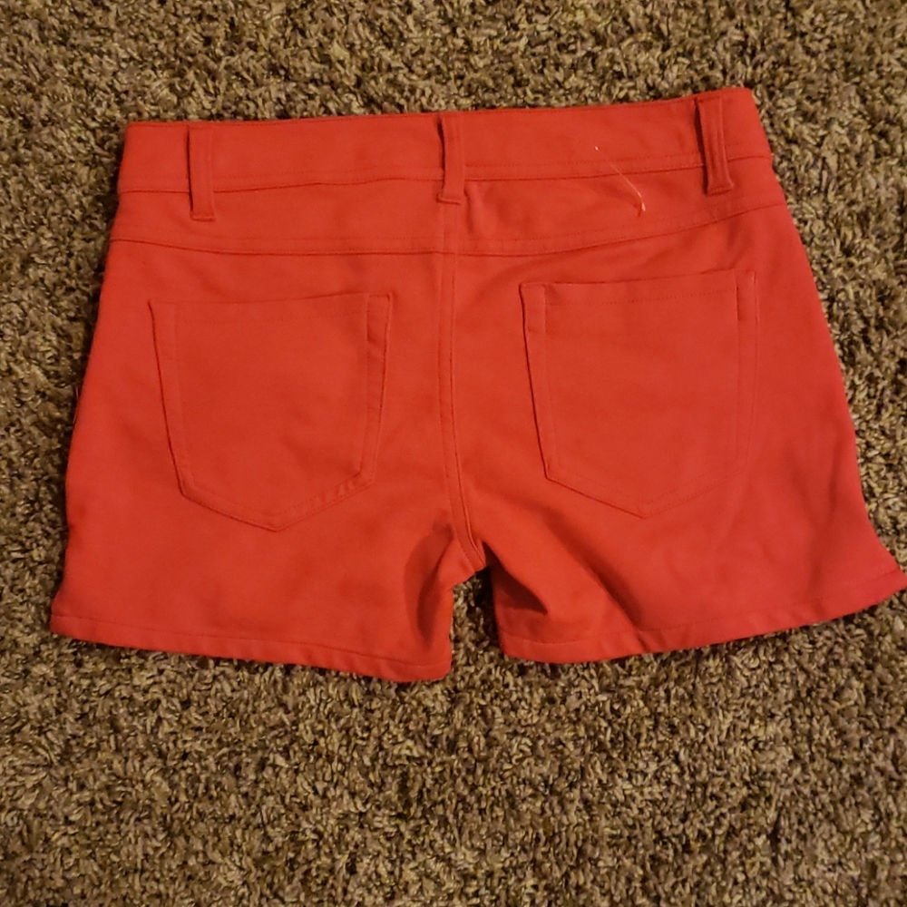 Shorts - Picture 2 of 3